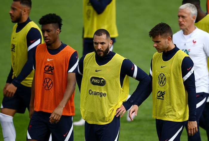 Karim Benzema chăm chỉ trong ngày đầu tập luyện cùng tuyển Pháp - Ảnh 16.