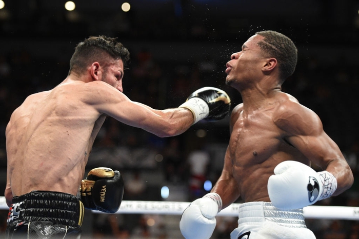 Devin Haney vất vả đánh bại cựu vương Jorge Linares, bảo vệ thành công đai vô địch thế giới - Ảnh 6.