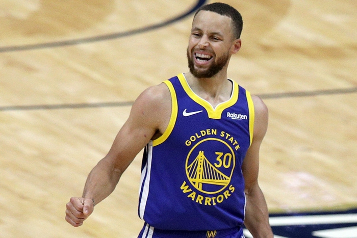 Stephen Curry lên 