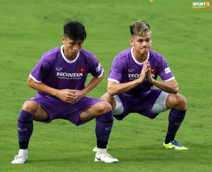 Tuyển Việt Nam diện màu áo mới, gợi nhớ Hà Nội FC - Ảnh 3.