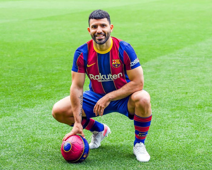 Chùm ảnh: ngày Sergio Aguero ra mắt sân Camp Nou  - Ảnh 5.