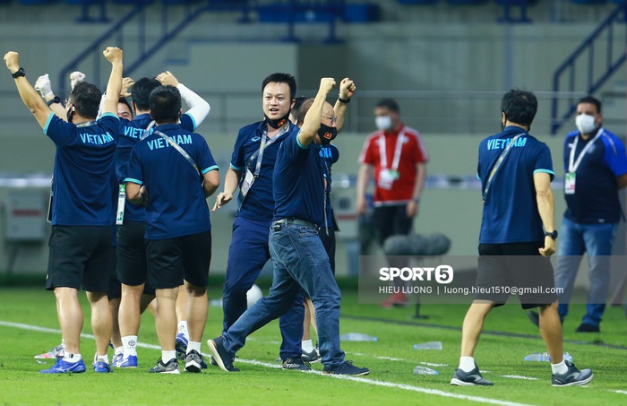 HLV Park Hang-seo bật cười sau khi tuyển Việt Nam bị thủng lưới trước Malaysia - Ảnh 8.