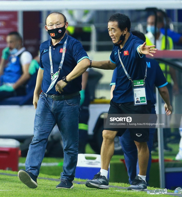 HLV Park Hang-seo bật cười sau khi tuyển Việt Nam bị thủng lưới trước Malaysia - Ảnh 11.