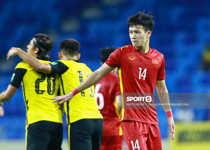 Hoàng Đức chơi hay bất ngờ, thay thế hoàn hảo cho Tuấn Anh ở tuyển Việt Nam - Ảnh 1.