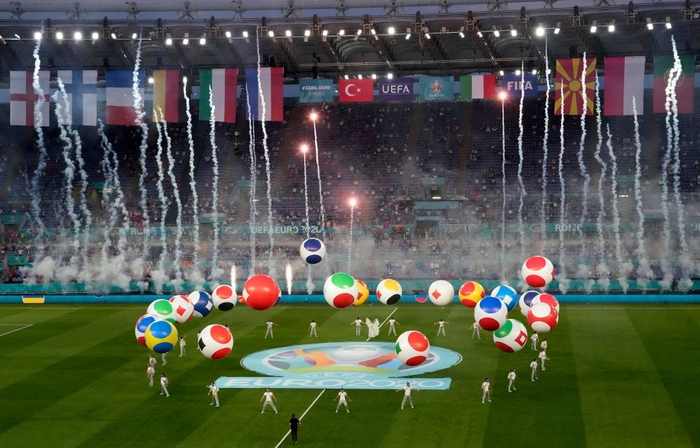 Cận cảnh lễ khai mạc hoành tráng của Euro 2020 - Ảnh 8.