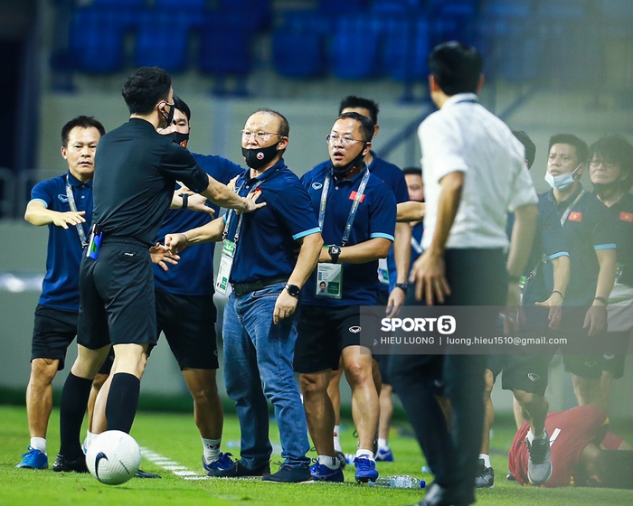 Báo Hàn Quốc: &quot;Phép màu Park Hang-seo đưa đội tuyển Việt Nam tới gần vòng loại cuối World Cup 2022&quot; - Ảnh 2.
