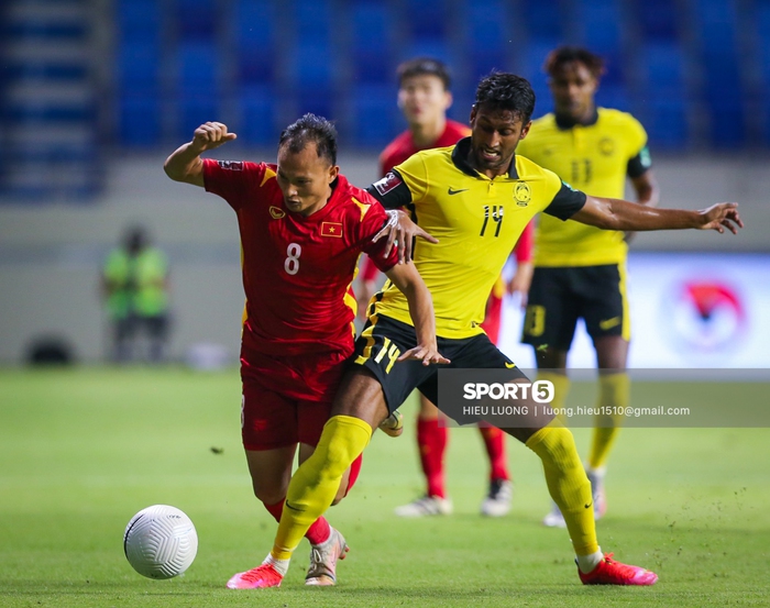 Chấm điểm cầu thủ Việt Nam vs Malaysia: &quot;Người đóng thế&quot; hoàn hảo mang tên Hoàng Đức - Ảnh 8.