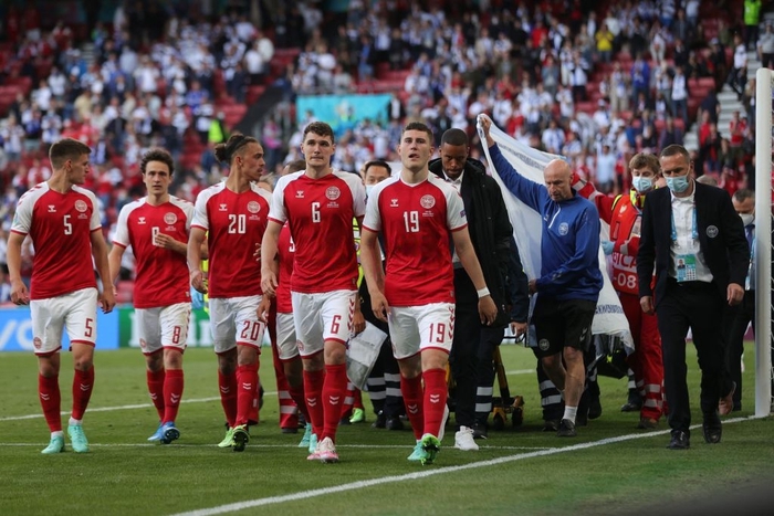 Gặp phải sự cố hi hữu, Đan Mạch bất ngờ để thua đối thủ yếu nhất bảng - Ảnh 4.