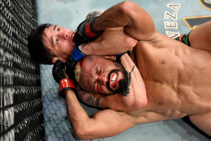 UFC 263: Israel Adesanya đánh bại Marvin Vettori, hạng ruồi đón tân vương - Ảnh 8.