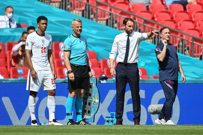 Sao trẻ tuyển Anh làm nên lịch sử tại Euro khi vào sân thay Kane - Ảnh 1.