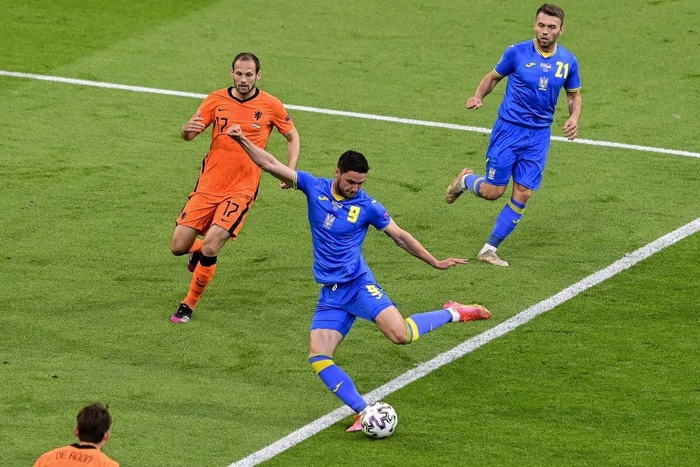 Hà Lan thắng vất vả ở trận cầu điên rồ với 5 bàn thắng trong hiệp 2 - Ảnh 3.