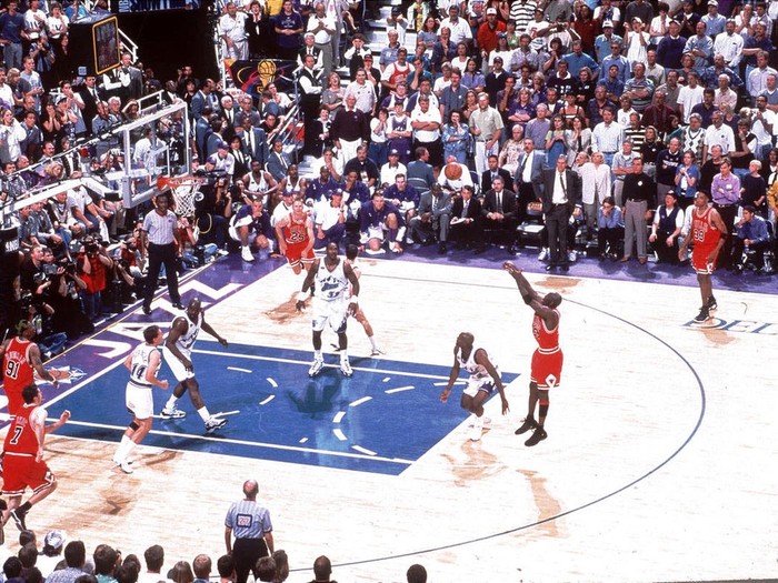 23 năm sau &quot;Trận đấu cuối cùng&quot; và những ký ức buồn bã của Chicago Bulls thời hậu Michael Jordan - Ảnh 1.