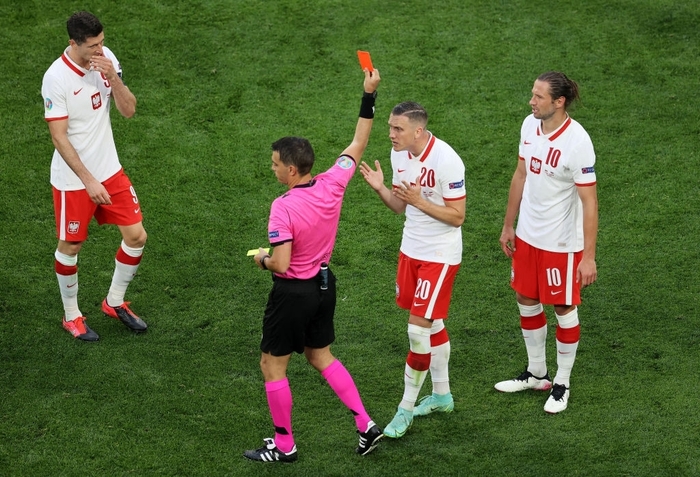 Ba Lan 1-2 Slovakia: Cầu thủ liên tục mắc lỗi, ĐT Ba Lan nhận thất bại đầu tiên tại Euro 2020 - Ảnh 7.