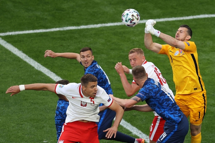 Ba Lan 1-2 Slovakia: Cầu thủ liên tục mắc lỗi, ĐT Ba Lan nhận thất bại đầu tiên tại Euro 2020 - Ảnh 4.