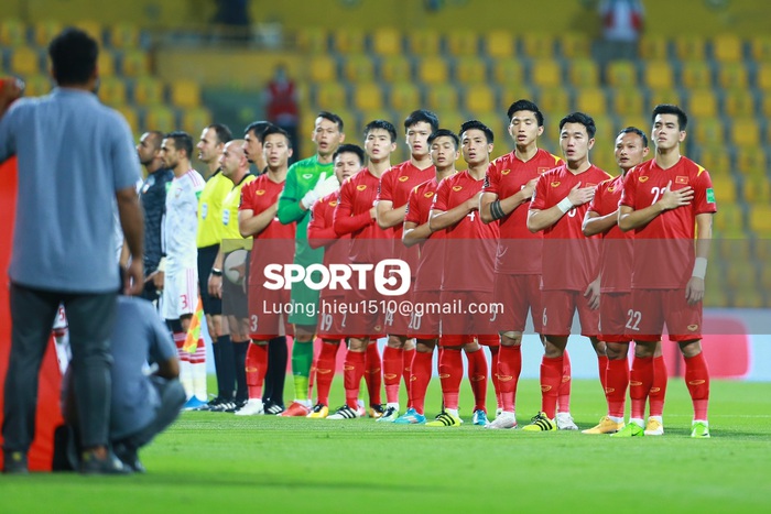 Đường truyền tín hiệu từ UAE gặp vấn đề khiến VTV chưa thể phát sóng trận đấu của tuyển Việt Nam - Ảnh 1.