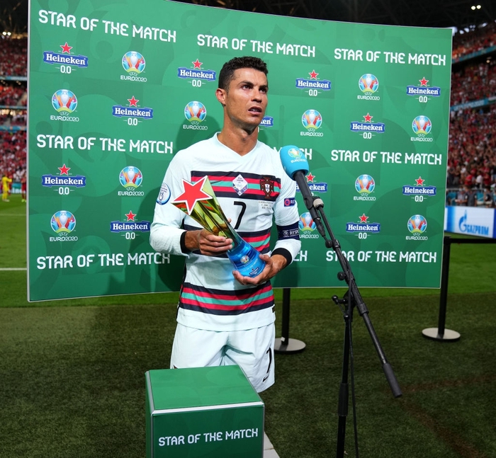 Ronaldo xác lập liên tiếp 2 kỷ lục mới sau khi ghi bàn tại Euro 2020 - Ảnh 3.