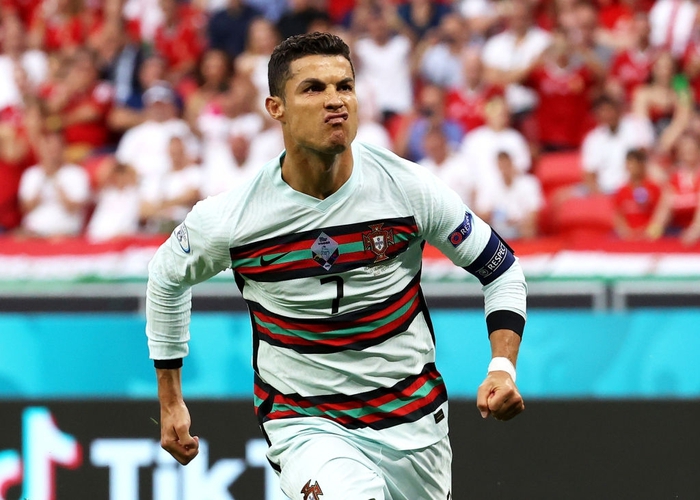 Ronaldo lập cú đúp, Bồ Đào Nha đại thắng trong trận đầu tiên tại Euro 2020 - Ảnh 7.