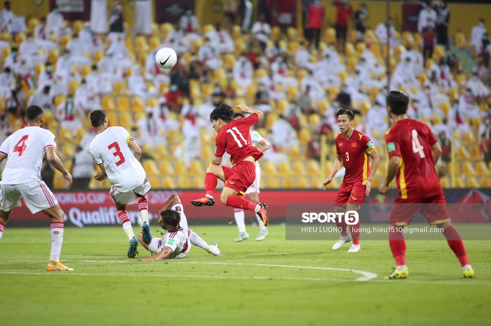 Minh Vương có một kiến tạo, một bàn thắng ấn tượng trong trận Việt Nam 2-3 UAE - Ảnh 5.
