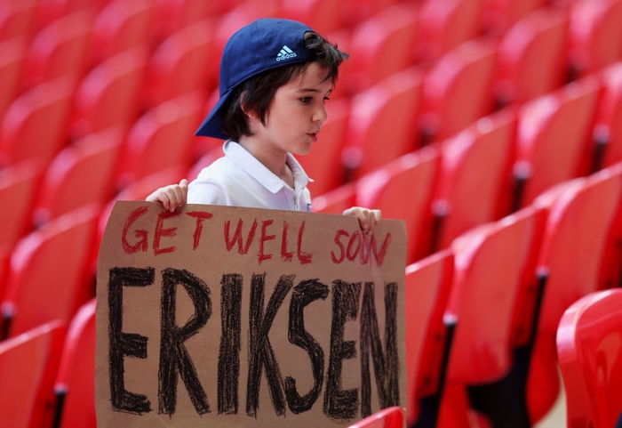 Cả châu Âu gửi tình yêu thương đến Eriksen - Ảnh 7.