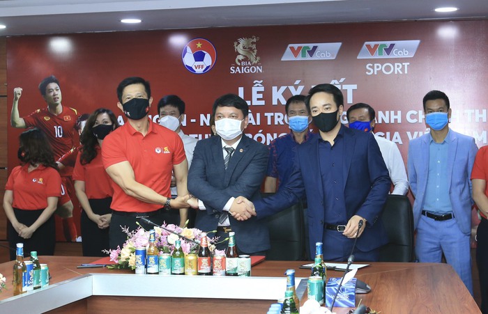 SABECO chính thức trở thành nhà tài trợ các đội tuyển bóng đá Việt Nam - Ảnh 2.