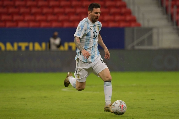 Messi kiến tạo giúp Argentina có thắng lợi đầu tiên tại Copa America 2021 - Ảnh 1.