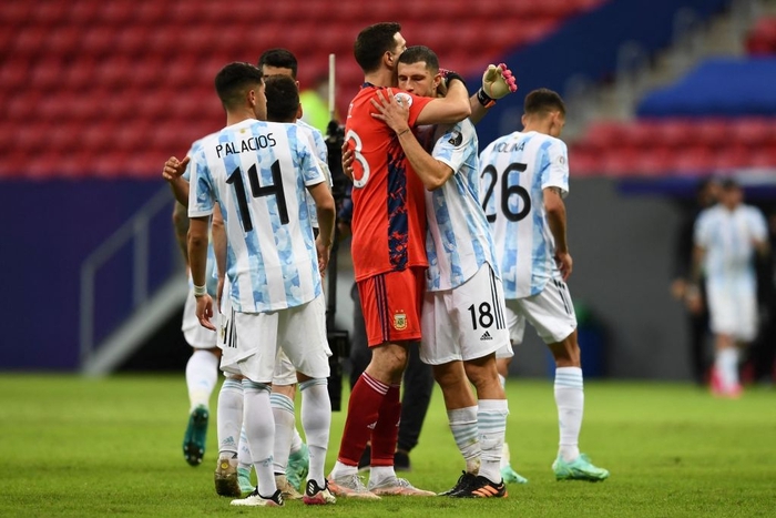 Messi kiến tạo giúp Argentina có thắng lợi đầu tiên tại Copa America 2021 - Ảnh 10.