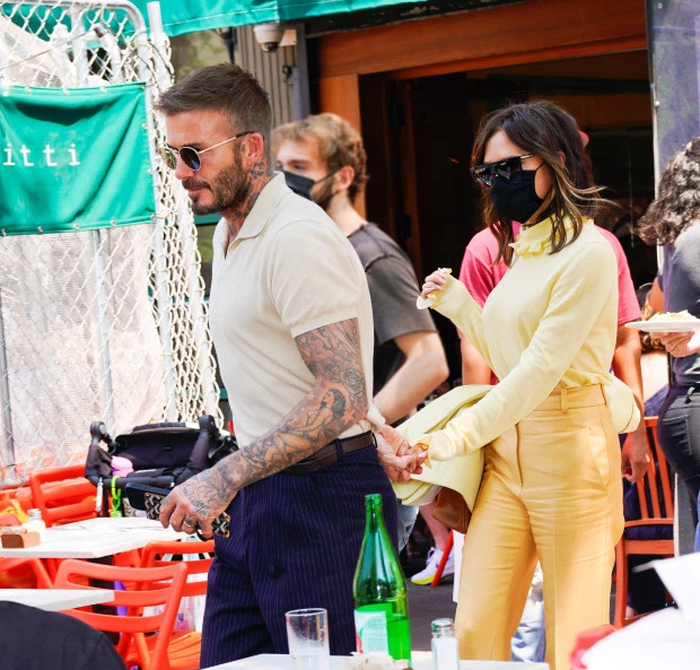 David Beckham gây sốt khi khoe body &quot;chất lừ&quot; ở tuổi 46, chứng kiến hình ảnh này bà xã Victoria có phản ứng bất ngờ - Ảnh 2.