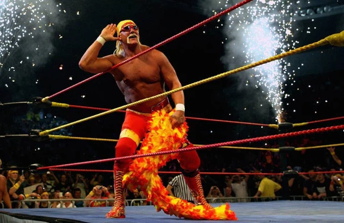 Huyền thoại Hulk Hogan sở hữu bắp tay cực khủng dù đã gần thất thập, tiết lộ số trọng lượng &quot;điên rồ&quot; có thể nâng thành công - Ảnh 3.