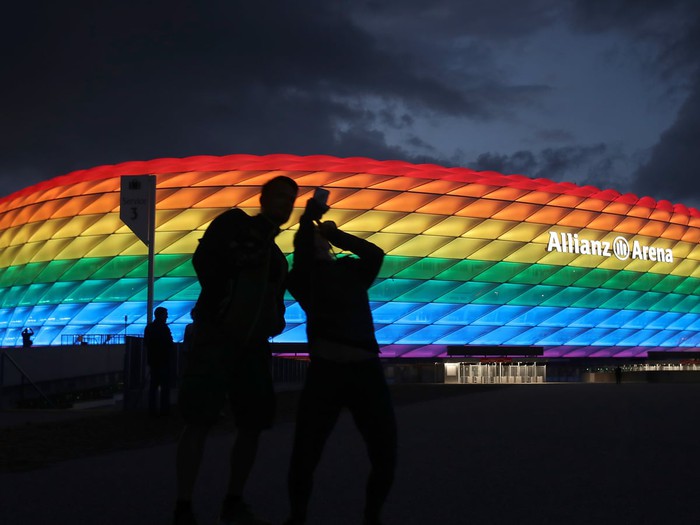 Manuel Neuer và LĐBĐ Đức bị UEFA điều tra vì ủng hộ LGBT - Ảnh 3.