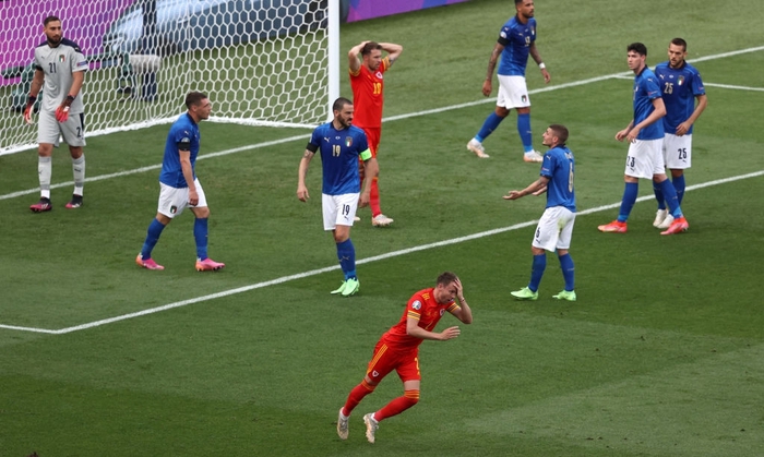 Đánh bại Xứ Wales với tỉ số 1-0, ĐT Italy tiến vào vòng 1/8 với chuỗi trận bất bại - Ảnh 4.