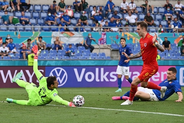 Đánh bại Xứ Wales với tỉ số 1-0, ĐT Italy tiến vào vòng 1/8 với chuỗi trận bất bại - Ảnh 11.