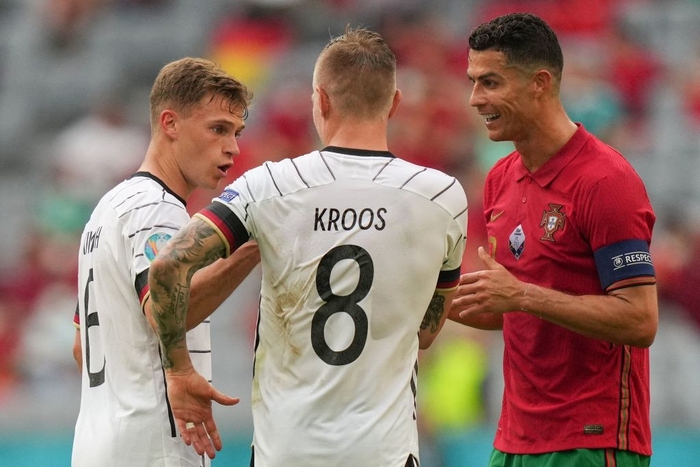Toni Kroos hé lộ nội dung cuộc trò chuyện với Ronaldo sau khi Đức đánh bại Bồ Đào Nha tại Euro - Ảnh 1.