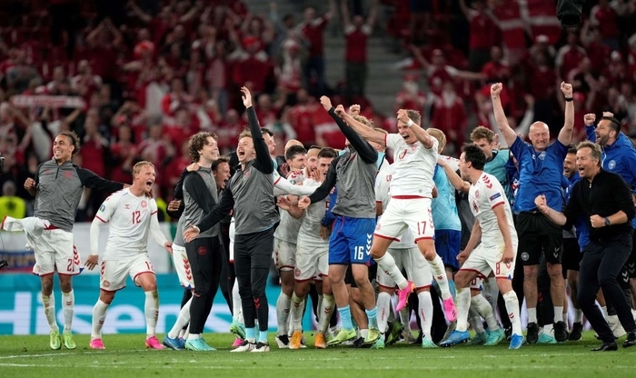 Con mưa bàn thắng đưa ĐT Đan Mạch vào vòng 1/8 Euro 2020 - Ảnh 15.