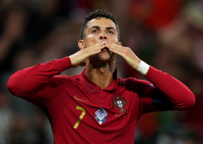 Chùm ảnh diện mạo của Ronaldo trong màn so tài với Đức tại Euro 2020 - Ảnh 6.