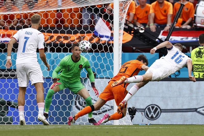 De Ligt hoá tội đồ khiến Hà Lan phải dừng bước tại vòng 1/8 Euro 2020 - Ảnh 3.