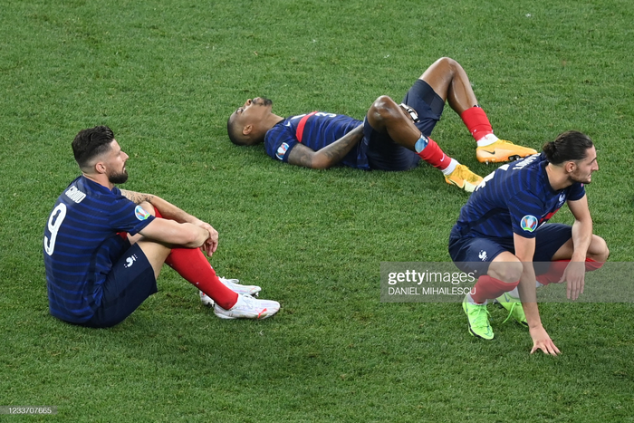 Cầu thủ Thuỵ Sĩ sung sướng vỡ oà sau khi loại đương kim vô địch thế giới Pháp khỏi Euro 2020 - Ảnh 10.