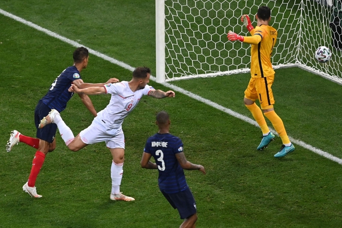 Mbappe hoá tội đồ khiến Pháp bị loại tức tưởi tại Euro 2020 - Ảnh 9.