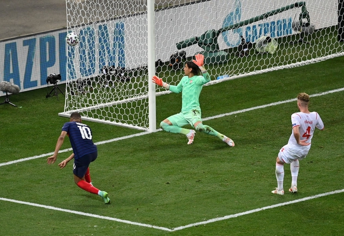 Vua bóng đá Pele động viên Mbappe sau cú sốc bị loại khỏi Euro 2020 - Ảnh 3.