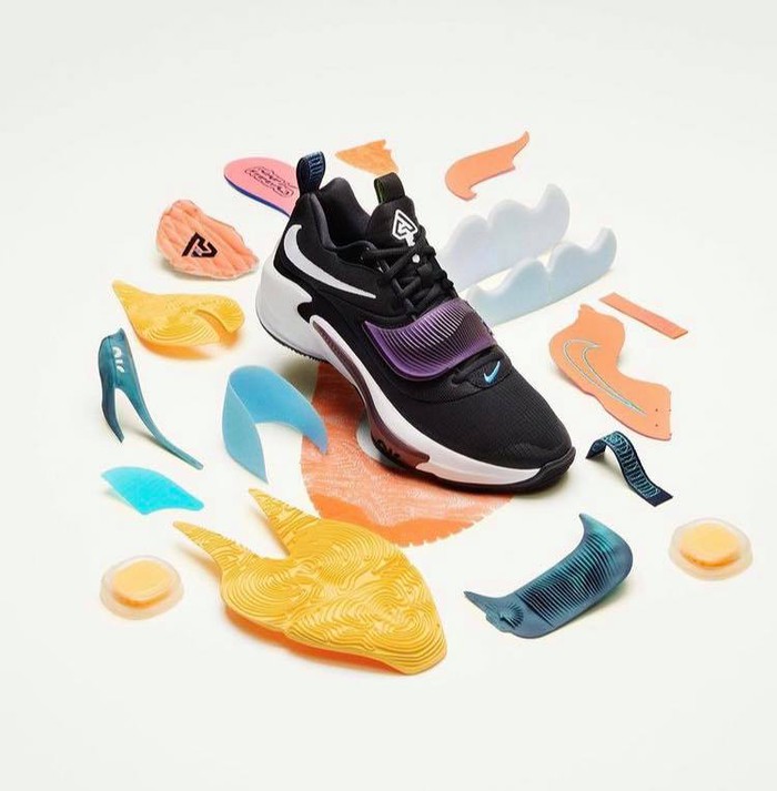 Ngỡ ngàng vẻ đẹp của Nike Zoom Freak 3 trong lần ra mắt trên chân ... PJ Tucker - Ảnh 8.