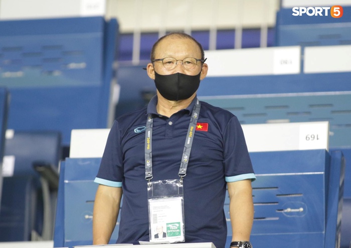 HLV Park Hang-seo trực tiếp do thám trận Thái Lan gặp Indonesia - Ảnh 1.