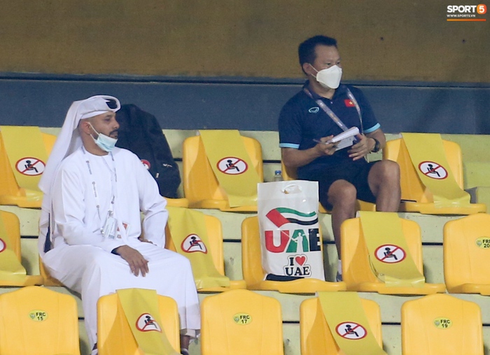 Cầu thủ nhập tịch tuyển Malaysia bị từ đồng đội đến CĐV chỉ trích sau trận thua UAE - Ảnh 11.