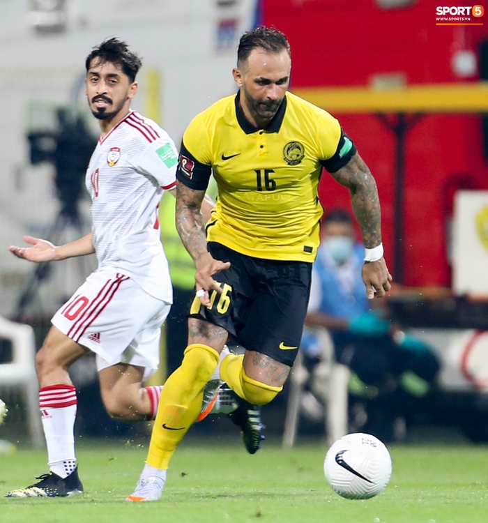 Cầu thủ nhập tịch tuyển Malaysia bị từ đồng đội đến CĐV chỉ trích sau trận thua UAE - Ảnh 5.