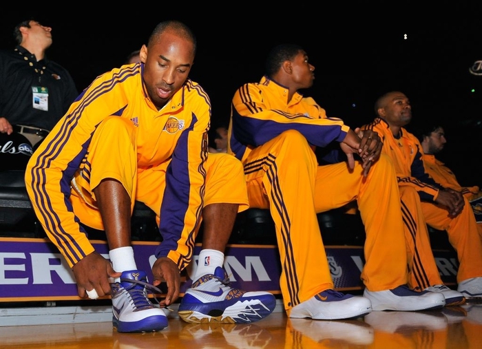 Nike nhận chỉ trích thậm tệ từ Vanessa Bryant vì sản xuất giày Kobe trái phép - Ảnh 1.