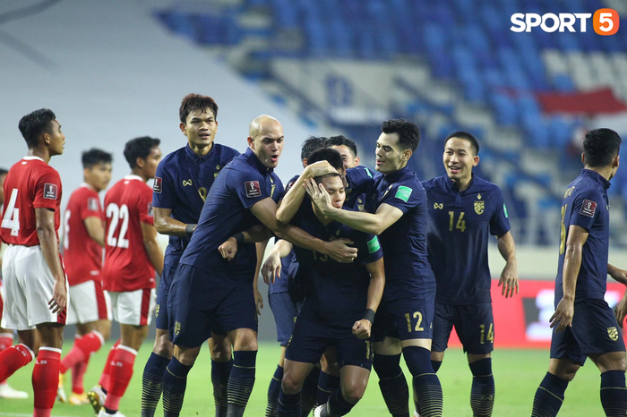 [Vòng loại World Cup 2022] Thái Lan 1-1 Indonesia: Hàng thủ &quot;Voi chiến&quot; đừng nhìn đội bạn ghi bàn - Ảnh 1.