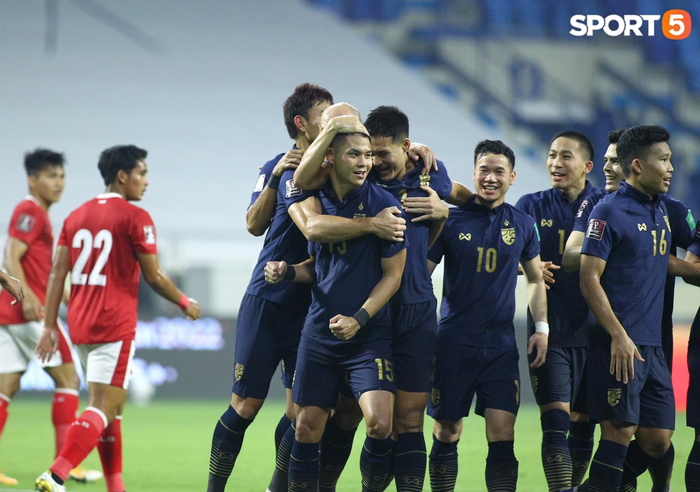 HLV Park Hang-seo trực tiếp do thám trận Thái Lan gặp Indonesia - Ảnh 6.