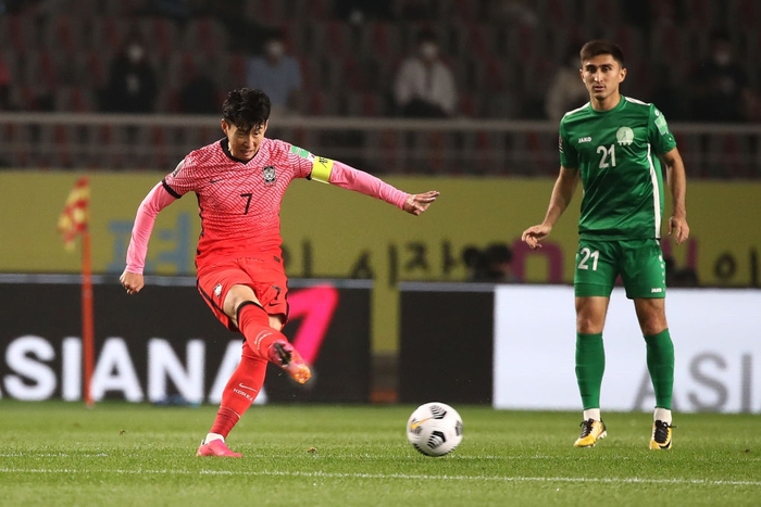 Son Heung-min &quot;tịt ngòi&quot;, Hàn Quốc vẫn thắng đậm 5-0 ở vòng loại World Cup - Ảnh 3.