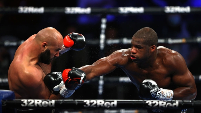 Daniel Dubois hạ đo ván đối thủ ngay hiệp 2, giành đai WBA thế giới - Ảnh 1.