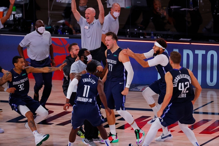 Chia tay Playoffs, Luka Doncic nói gì về lối chơi &quot;bóng rổ đơn nam&quot; của Dallas Mavericks? - Ảnh 4.