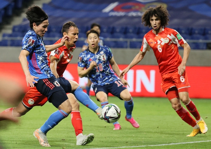 Vùi dập Tajikistan 4-1, Nhật Bản nối dài mạch thắng ở vòng loại World Cup 2022 - Ảnh 3.