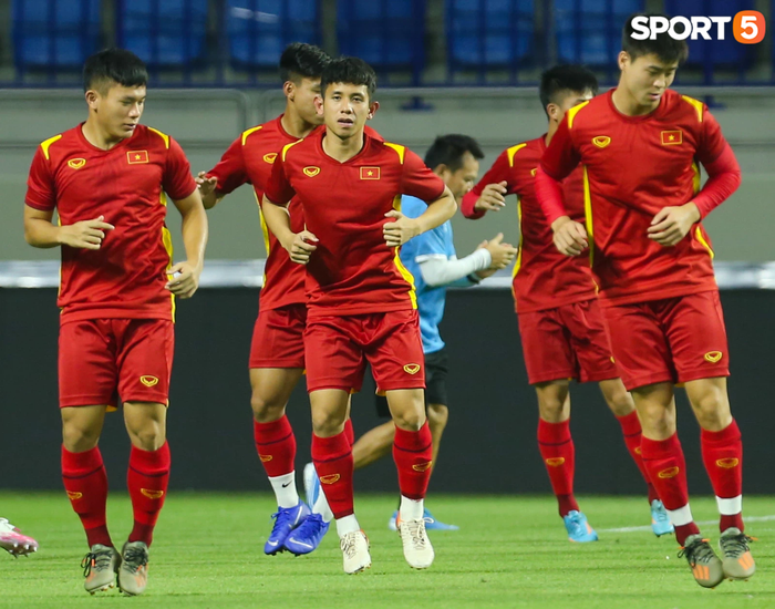 Tuyển Việt Nam mặc áo không số, giấu bài kỹ trước trận gặp Indonesia - Ảnh 3.